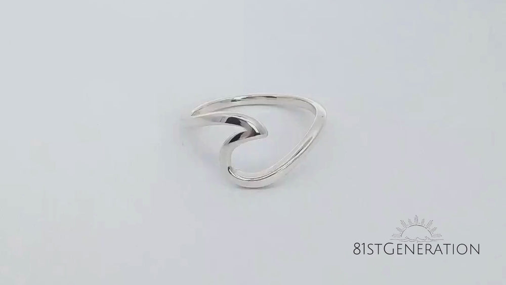 
                  
                    Load and play video in Gallery viewer, Sterling Silver Minimalist Ocean Wave Wavy Swirl Spiral Band Ring
                  
                