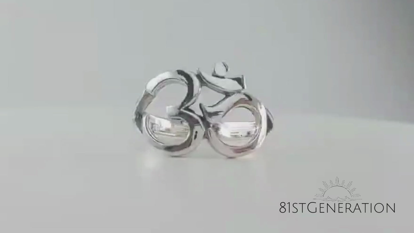 
                  
                    Load and play video in Gallery viewer, Sterling Silver Om Aum Ring Sound of the Universe Sanskrit Symbol
                  
                