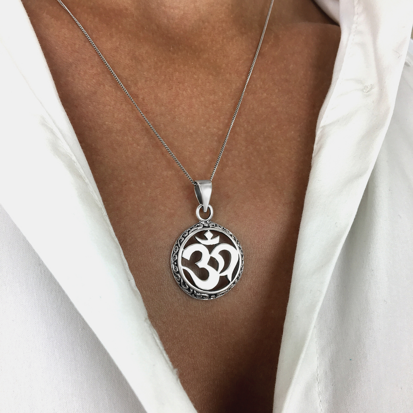 Om 2025 pendant silver