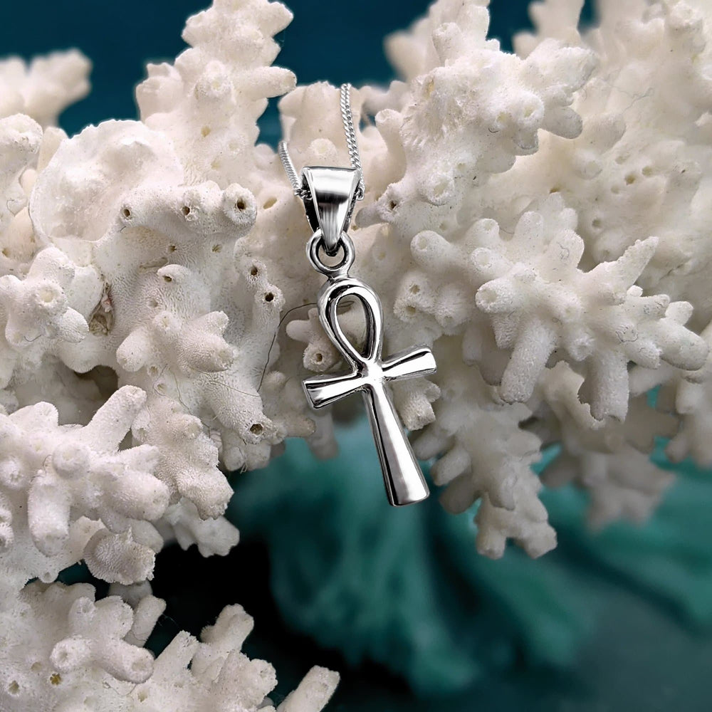 Pendentif croix ornée en argent vintage - Canada Pendentif croix ornée en argent vintage - Canada