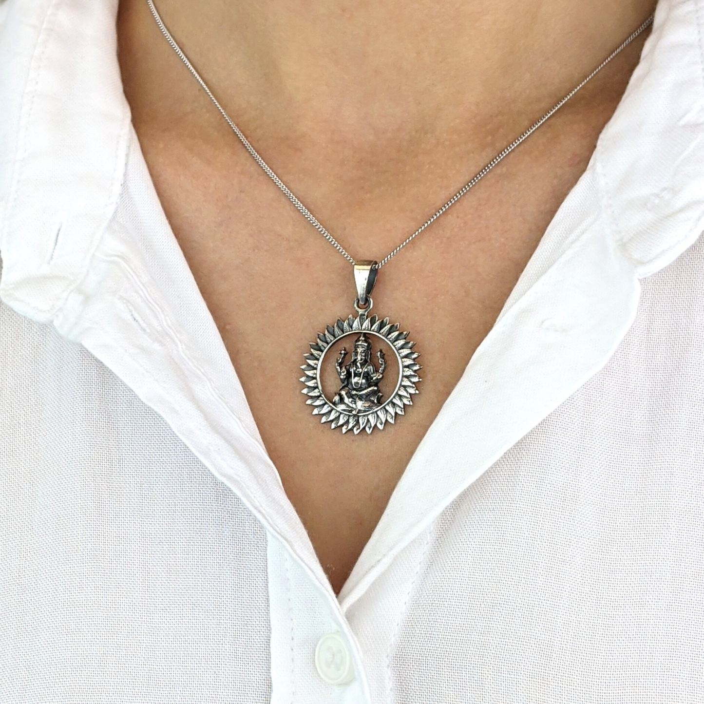 Silver chain with hot sale ganesh pendant