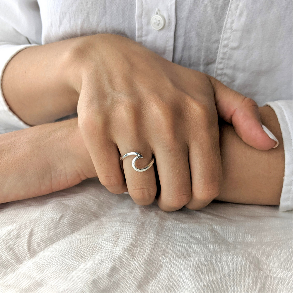 Minimalist on sale band ring