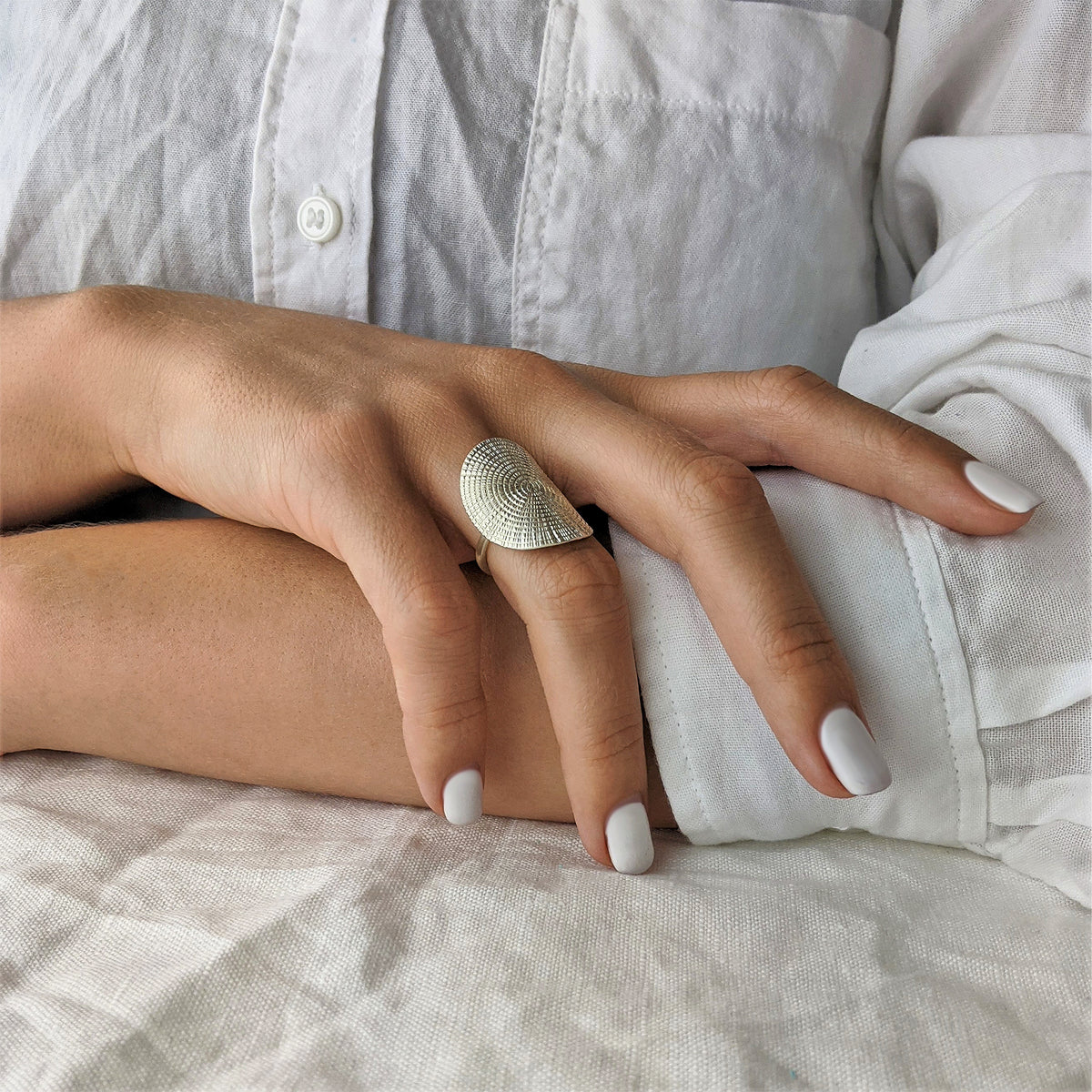 81stgeneration Pulsera De Plata Pura 999 Karen Hill Tribe Martillada Plana Apilable Para Mujer, Plata Esterlina Plata