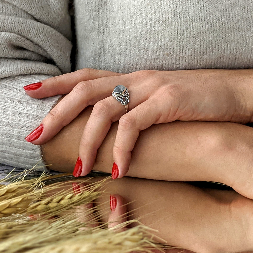 Sterling Silver Rainbow Moonstone Ring Oval Shaped Vintage Style