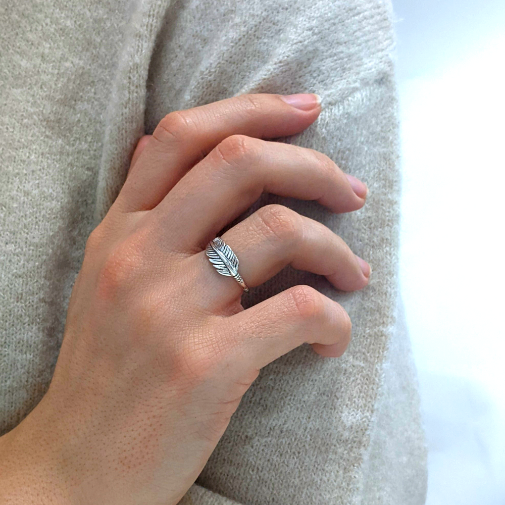 Sterling Silver Detailed Feather Simple Leaf Stackable Band Ring
